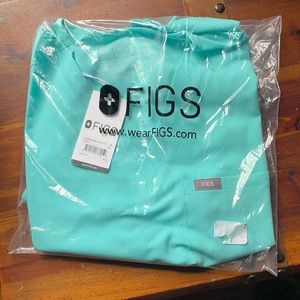 FIGS fresh aqua catarina scrub top